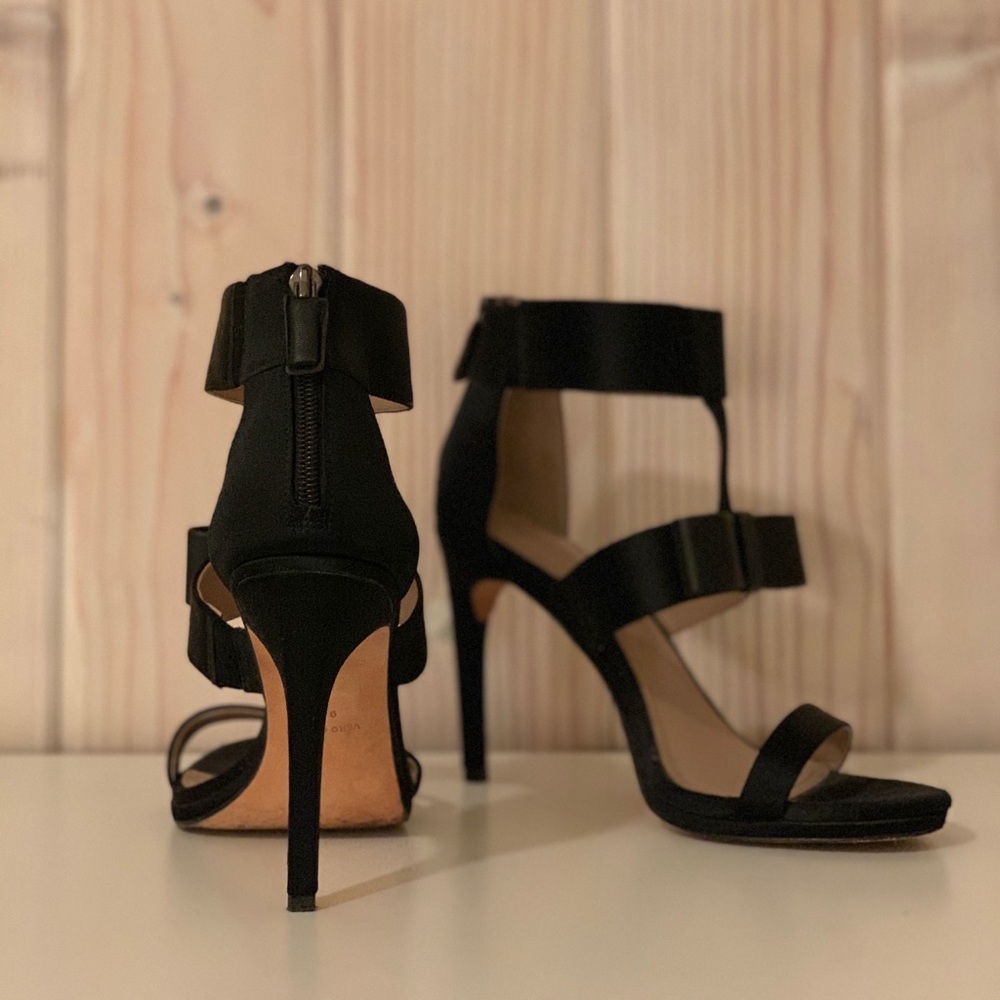 BCBGMaxazria Black Bow Stilettos Size 9